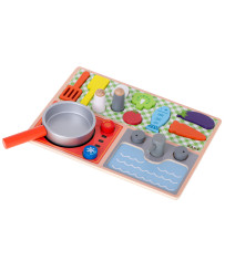 Children's kitchen plate with cutting board