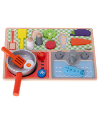 Children's kitchen plate with cutting board