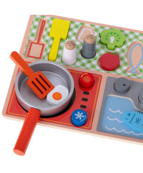 Children's kitchen plate with cutting board