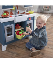Moderna, reālistiska bērnu virtuve ar daudzām aksesuāriem Step2
